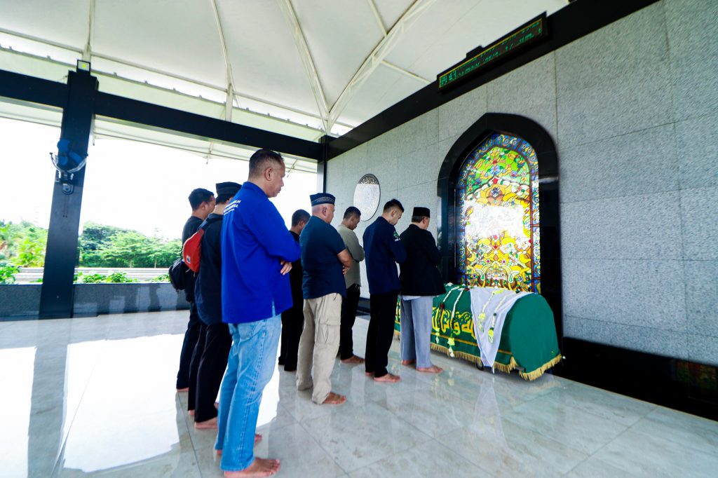 AlAzharMemorialGarden.com/SholatJenazah